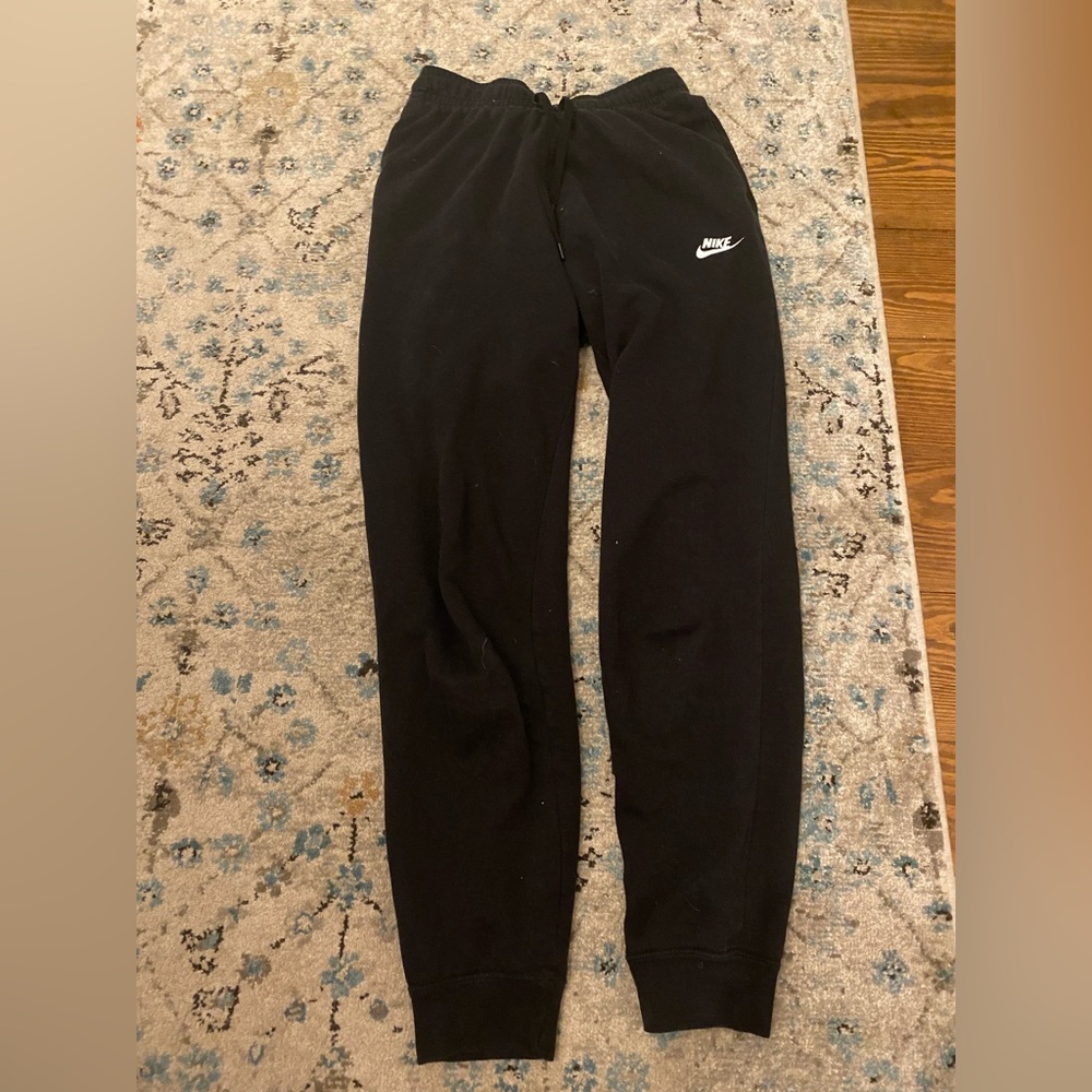 Nike women’s black sweatpant joggers